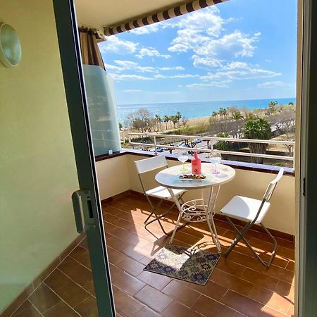 Apart. Pineda De Mar-Sea And Mountains Views Екстер'єр фото